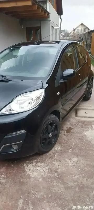 Utilizat 2012 Peugeot 107 Hatchback | 2.650 EUR - Imagine 1/4