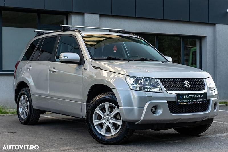 Argint Utilizat 2011 Suzuki Grand Vitara Comfort SUV | 7.450 EUR (Preț OK) - Imagine 1/4