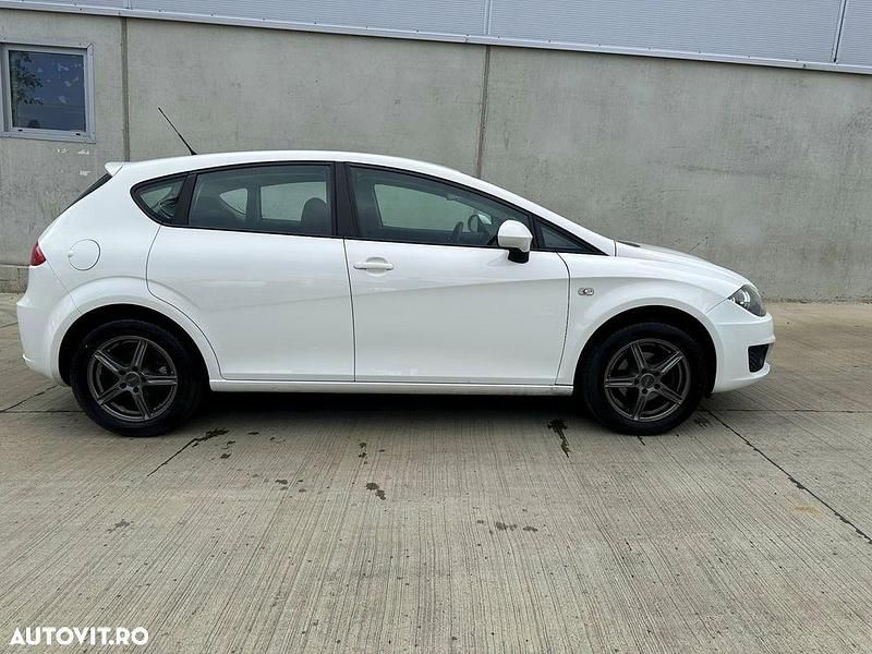 Second-hand Seat Leon Reference 85 CP (62 kW) 2010 Culoarealb Hatchback