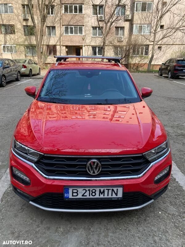 Rosu Utilizat 2018 VW T-Roc Design SUV | 14.500 EUR (Preț bun) - Imagine 1/4