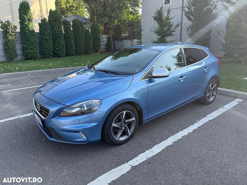 Second-hand Volvo V40 R-Design 120 CP (88 kW) 2015 Culoarealbastru Break
