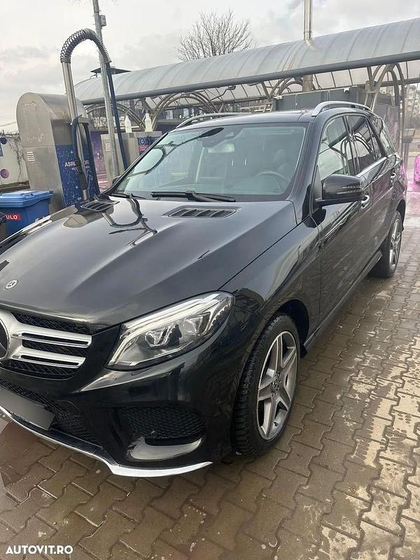 Second-hand Mercedes GLE350 258 CP (189 kW) 2018 Culoarenegru SUV