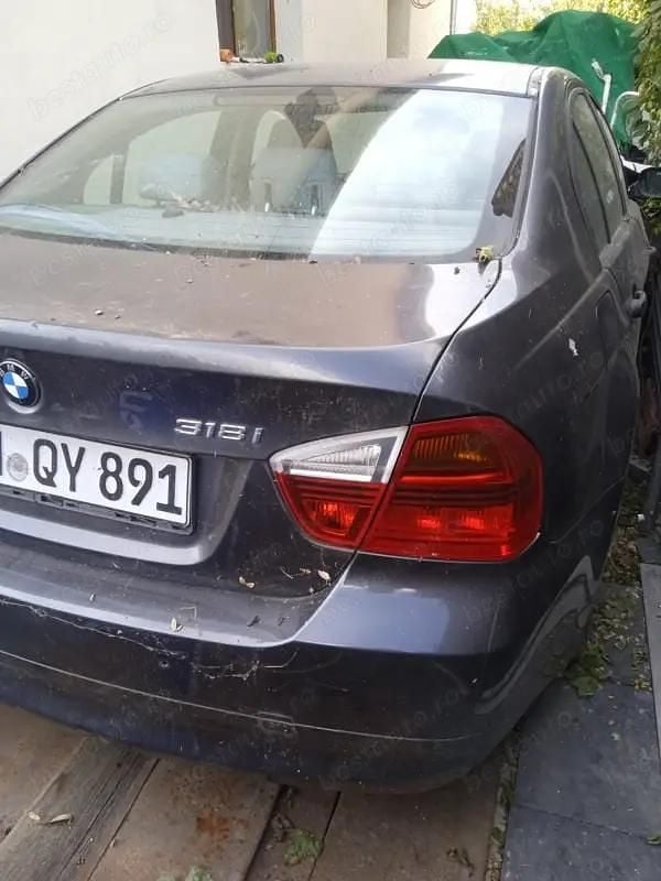 Negru Utilizat 2007 BMW 318 Berlinǎ | 2.700 EUR (Preț bun) - Imagine 1/4