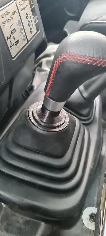 Second-hand Land Rover Defender 89 kW (122 CP) 2012 Monovolum