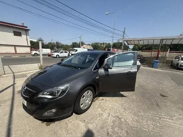 Second-hand Opel Astra 160 CP (117 kW) 2011