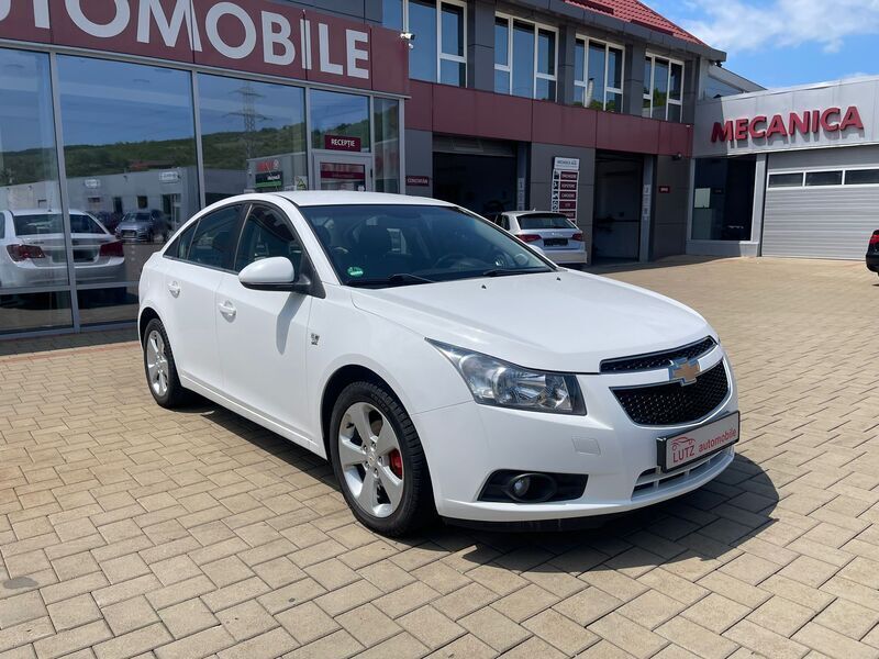 Second-hand Chevrolet Cruze LT 163 CP (119 kW) 2011 Alb alb,