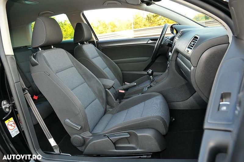 Second-hand VW Golf Highline 122 CP (89 kW) 2012 Culoarenegru Coupe