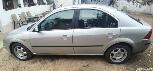 Second-hand Ford Mondeo 110 CP (80 kW) 2002 Argintiu Berlinǎ