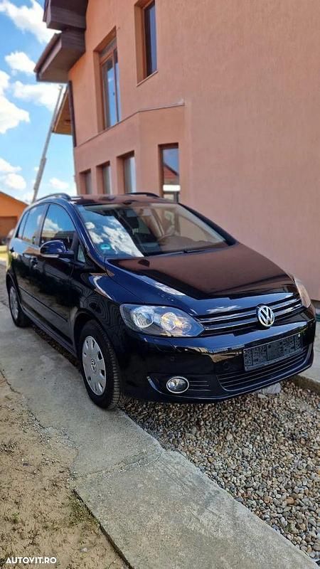 Culoarenegru Utilizat 2009 VW Golf VI Comfortline Hatchback | 3.990 EUR (Preț bun) - Imagine 1/4