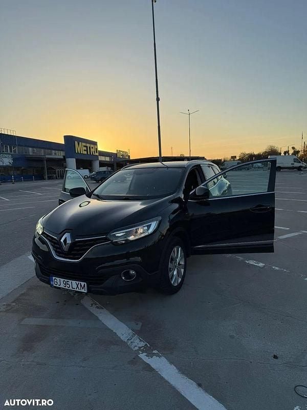 Culoarenegru Utilizat 2018 Renault Kadjar LIMITED SUV | 12.999 EUR (Preț OK) - Imagine 1/4