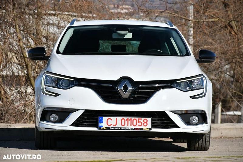Second-hand Renault Mégane GrandTour Expression 85 CP (62 kW) 2019 Culoarealb Break