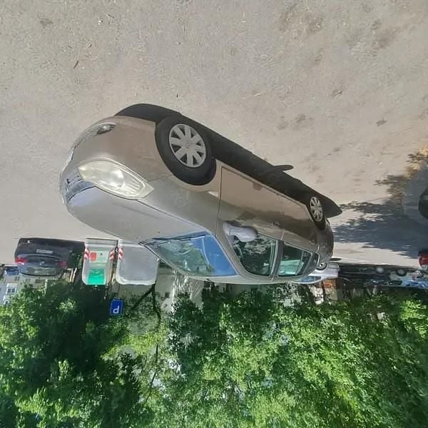 Utilizat 2011 Renault Symbol II Berlinǎ | 3.400 EUR (Preț OK) - Imagine 1/4