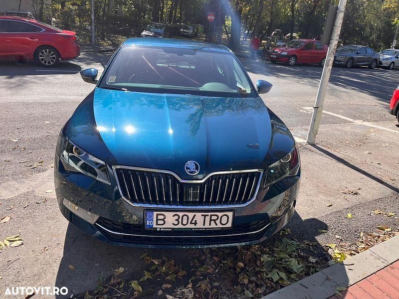 Culoarealbastru Utilizat 2019 Skoda Superb Ambition Berlinǎ | 14.500 EUR - Imagine 1/4