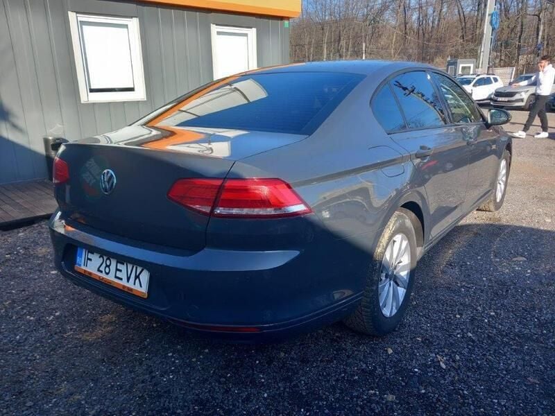 Second-hand VW Passat Trendline 190 CP (139 kW) 2018 Argintiu Berlinǎ