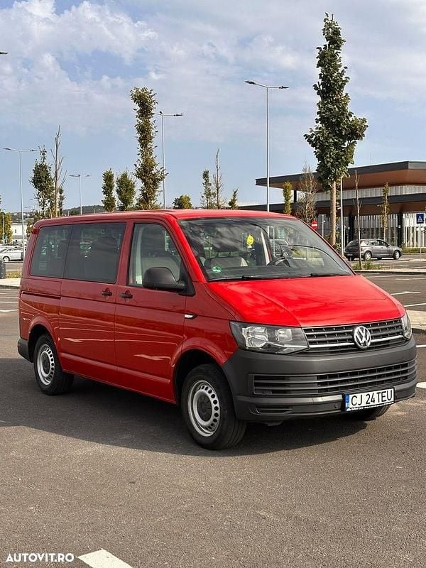 Second-hand VW Transporter Comfortline 84 CP (61 kW) 2017 Culoarerosu Van