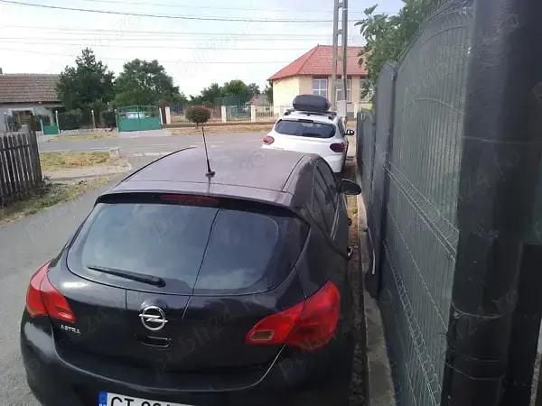 Utilizat 2011 Opel Astra Hatchback | 5.000 EUR (Puțin scump) - Imagine 1/4