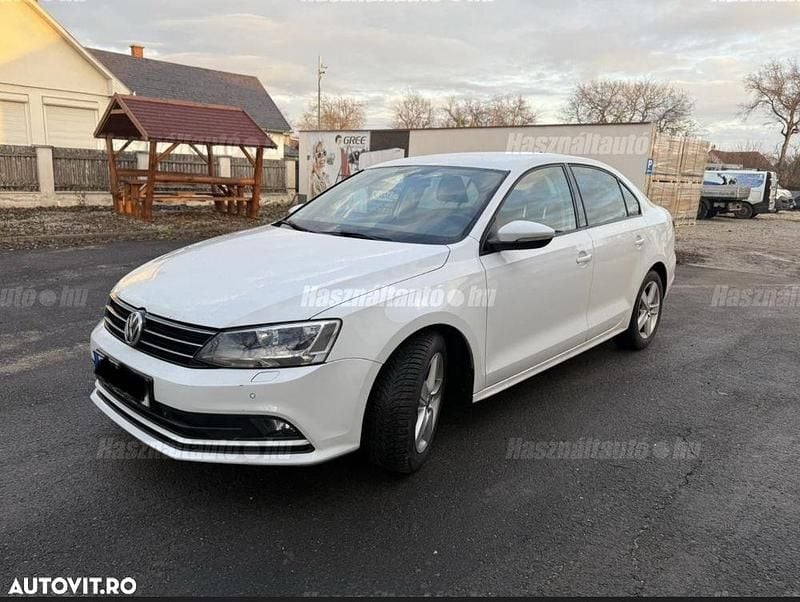 Second-hand VW Jetta Comfortline 110 CP (80 kW) 2016 Alb Berlinǎ