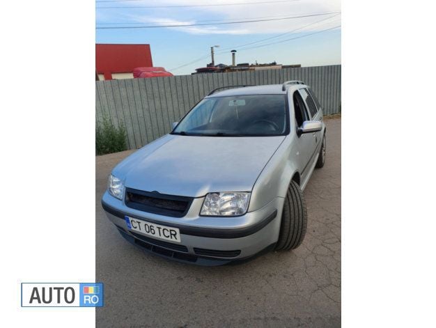 Argintiu Utilizat 2002 VW Bora Berlinǎ | 1.800 EUR (Super Preț) - Imagine 1/4