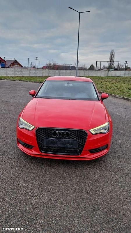 Second-hand Audi A3 Comfort 140 CP (102 kW) 2014 Culoarerosu Berlinǎ