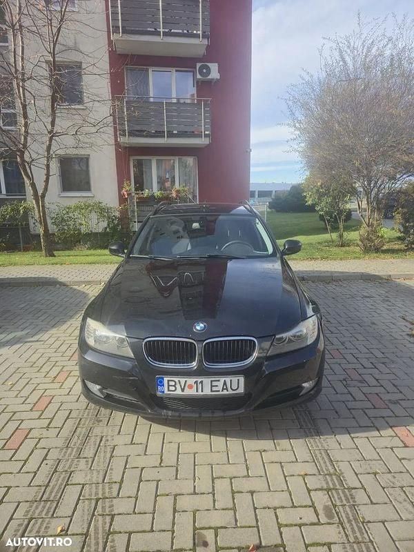 Culoarenegru Utilizat 2009 BMW 318 Break | 3.900 EUR (Preț OK) - Imagine 1/4