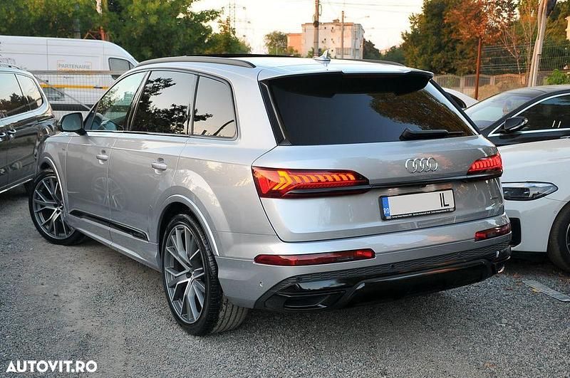 Second-hand Audi Q7 S-Line 286 CP (210 kW) 2020 Culoareargint SUV