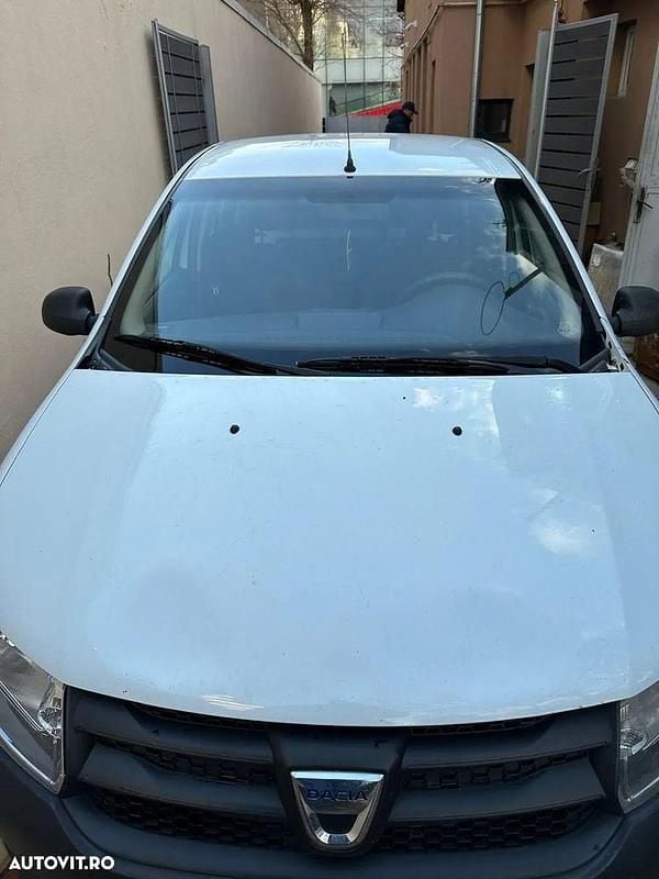 Alb Utilizat 2014 Dacia Logan Acces Berlinǎ | 4.200 EUR (Preț bun) - Imagine 1/4