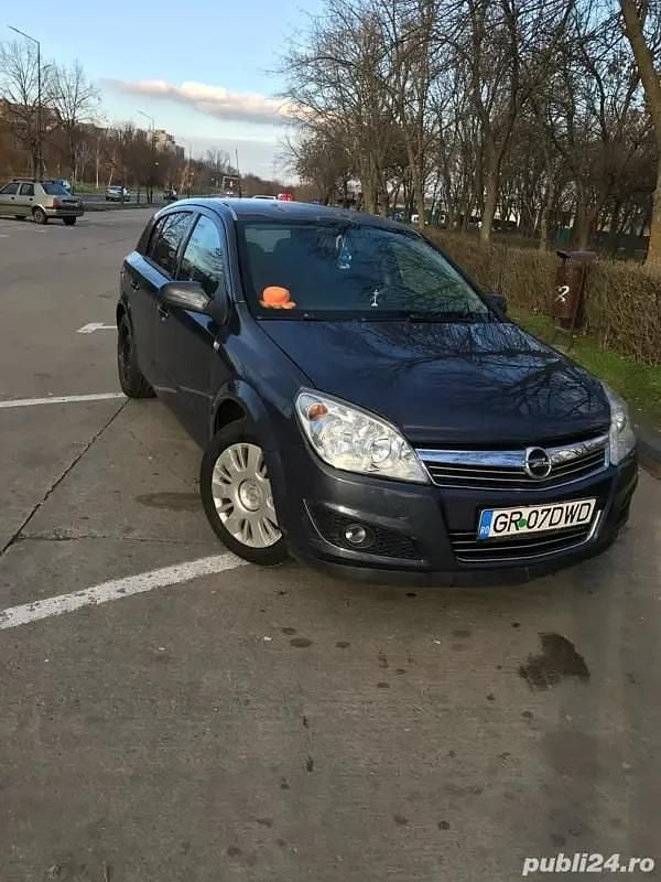 Utilizat 2007 Opel Astra Hatchback | 1.800 EUR (Preț bun) - Imagine 1/4