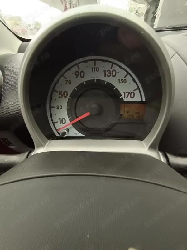Utilizat 2011 Peugeot 107 Hatchback | 2.000 EUR - Imagine 1/4