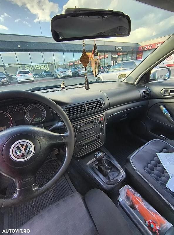 Culoareargint Utilizat 2001 VW Passat Highline Break | 4.000 EUR - Imagine 1/4
