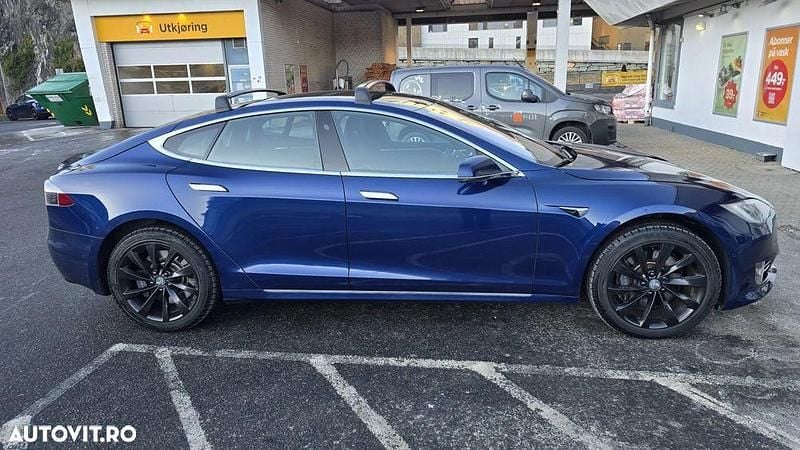 Second-hand Tesla Model S Performance 396 kW (539 CP) 2017 Culoarealbastru Hatchback