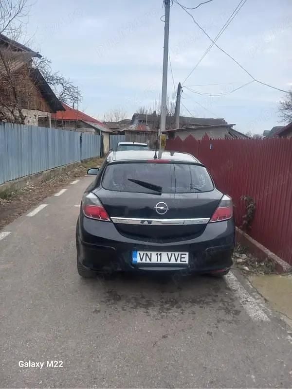 Second-hand Opel Astra 120 CP (88 kW) 2008 Negru Hatchback