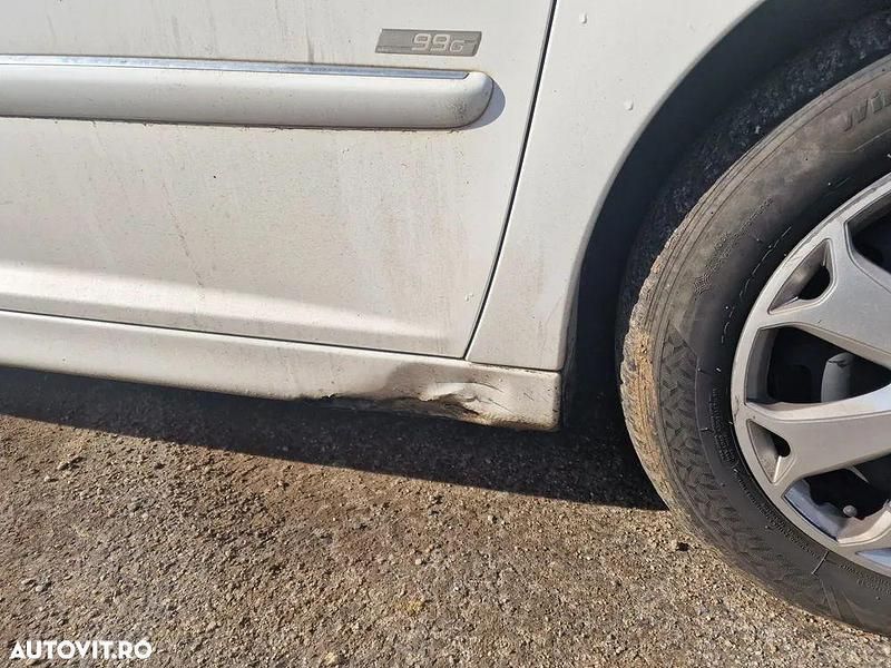 Second-hand Peugeot 207 Active 90 CP (66 kW) 2010 Culoarealb Hatchback