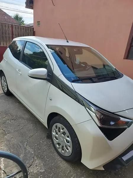 Utilizat 2021 Toyota Aygo Hatchback | 10.000 EUR - Imagine 1/4