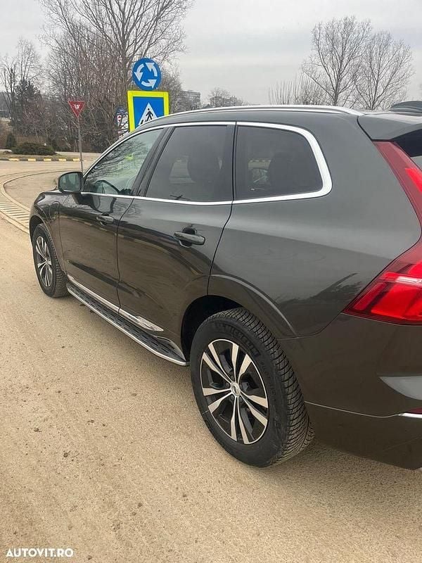 Second-hand Volvo XC60 340 CP (250 kW) 2022 Culoarealte culori SUV