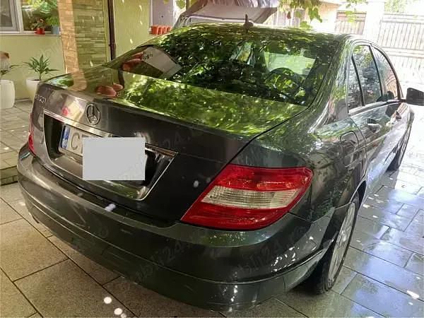 Second-hand Mercedes C200 136 CP (100 kW) 2010 Gri Berlinǎ