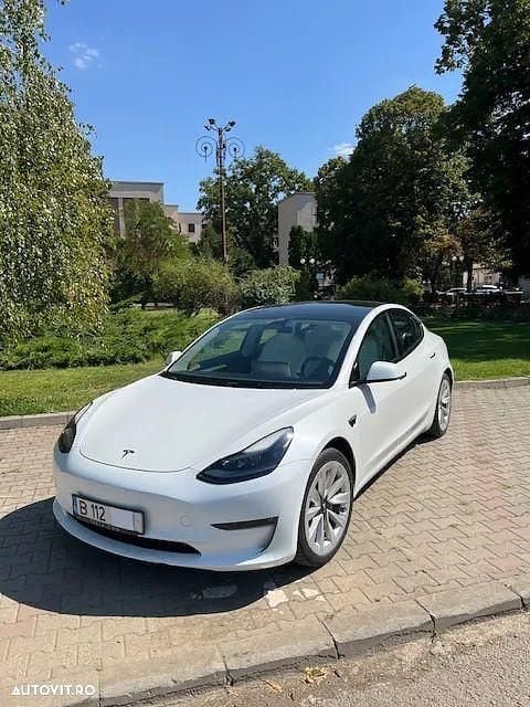Culoarealb Utilizat 2021 Tesla Model 3 Berlinǎ | 25.900 EUR (Super Preț) - Imagine 1/4