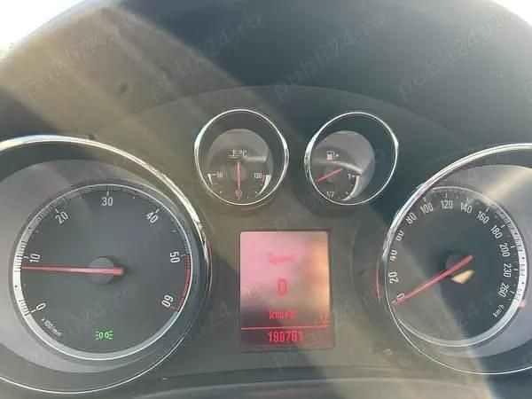 Utilizat 2010 Opel Insignia Break | 4.000 EUR (Preț OK) - Imagine 1/4