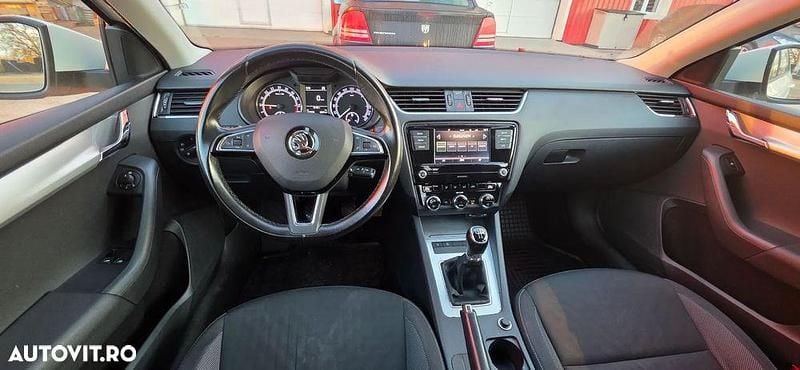 Culoarealb Utilizat 2017 Skoda Octavia Berlinǎ | 10.900 EUR (Preț bun) - Imagine 1/4
