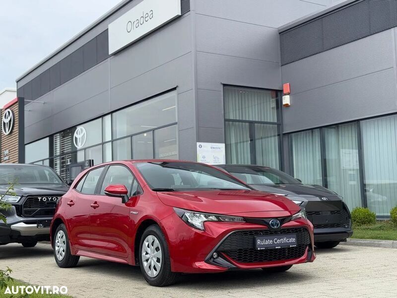 Rosu Utilizat 2021 Toyota Corolla Eco Hatchback | 20.750 EUR (Puțin scump) - Imagine 1/4