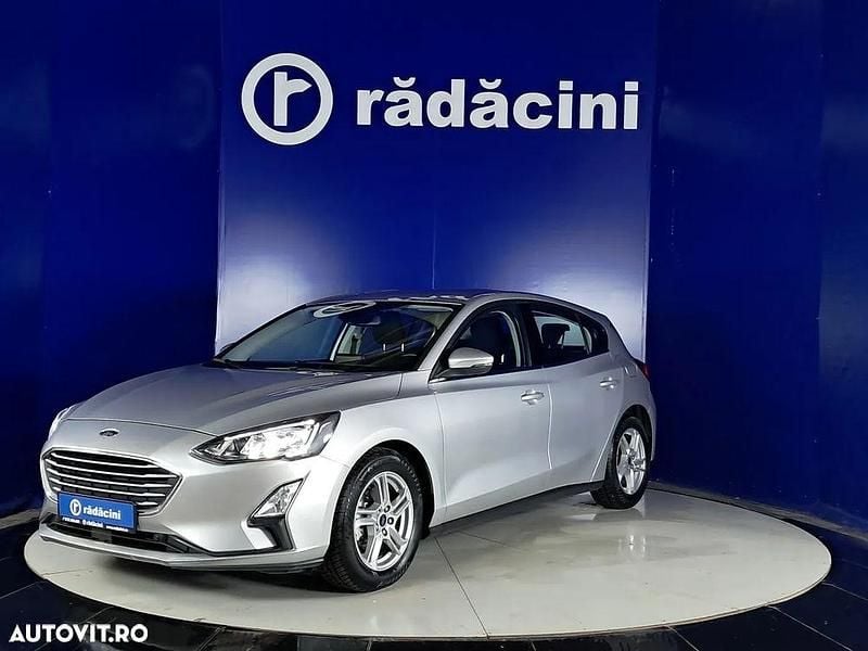 Gri Utilizat 2020 Ford Focus Hatchback | 13.900 EUR (Scump) - Imagine 1/4