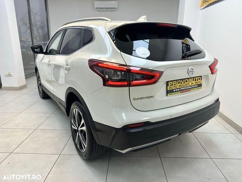 Second-hand Nissan Qashqai N-Connecta 130 CP (95 kW) 2018 Culoarealb SUV