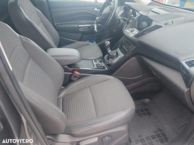 Second-hand Ford Kuga ST-Line 150 CP (110 kW) 2017 Culoaregri SUV