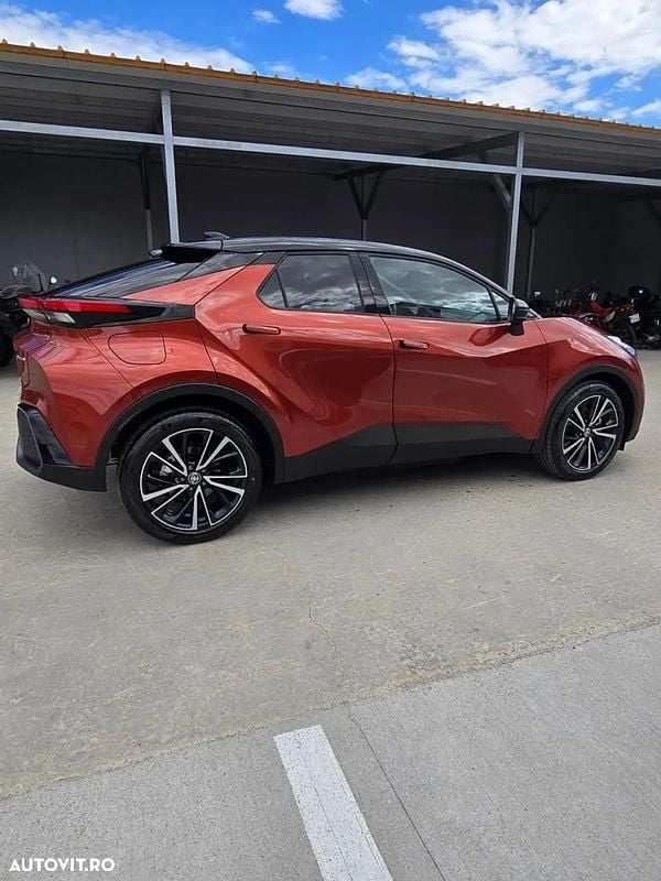 Culoarealte culori Nouă 2025 Toyota C-HR SUV | 39.990 EUR (Preț OK) - Imagine 1/4