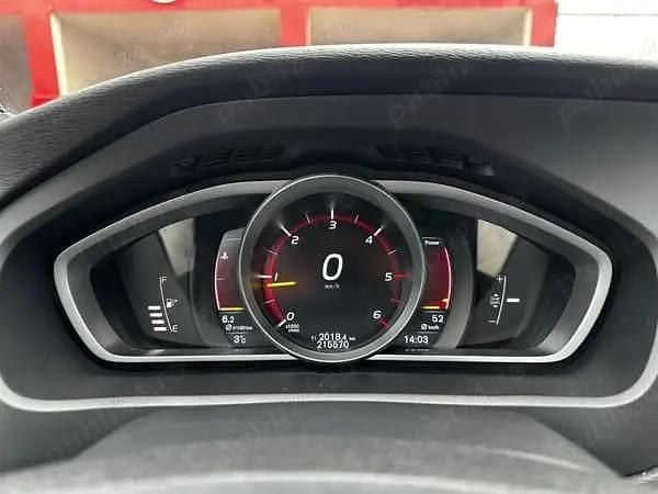 Second-hand Volvo V40 120 CP (88 kW) 2016 Hatchback