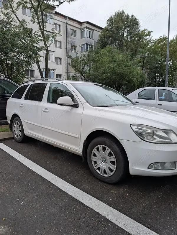 Alb Utilizat 2009 Skoda Octavia Break | 3.200 EUR (Preț OK) - Imagine 1/4