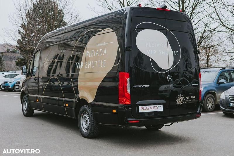 Second-hand Mercedes Sprinter 170 CP (125 kW) 2022 Culoarenegru Van
