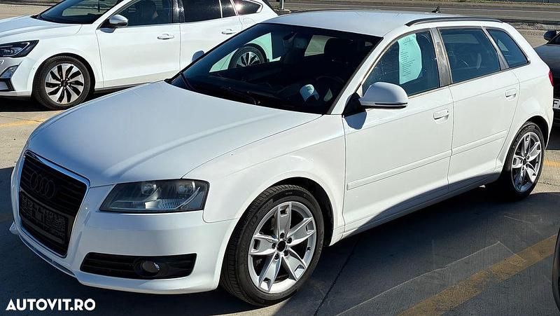 Culoarealb Utilizat 2009 Audi A3 Attraction Berlinǎ | 4.499 EUR (Preț OK) - Imagine 1/4