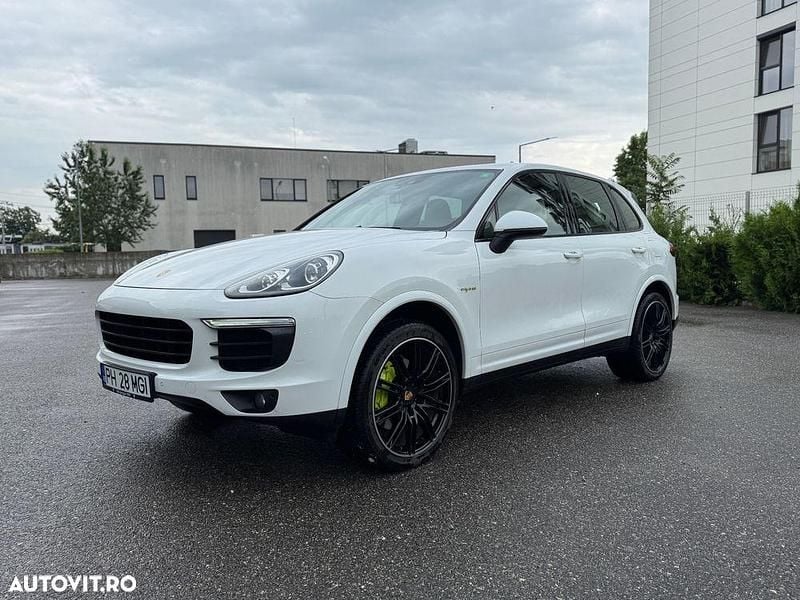 Culoarealb Utilizat 2017 Porsche Cayenne S E-Hybrid SUV | 26.495 EUR - Imagine 1/4