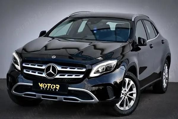 Negru Second-hand 2020 Mercedes GLA180 Urban SUV | 17.990 EUR (Preț OK) - Imagine 1/4
