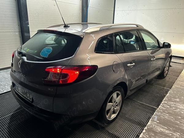 Utilizat 2009 Renault Mégane III Break | 3.900 EUR (Puțin scump) - Imagine 1/4